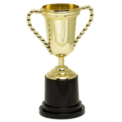 Pokal i guldfarvet plast på fod